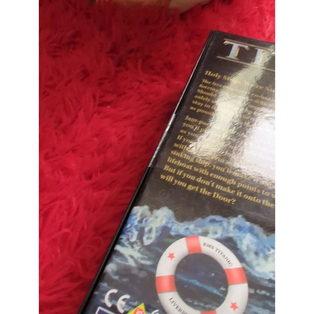 NEW Titanic Board Game Escape The Boat Stay Afloat Strategy Spin Master